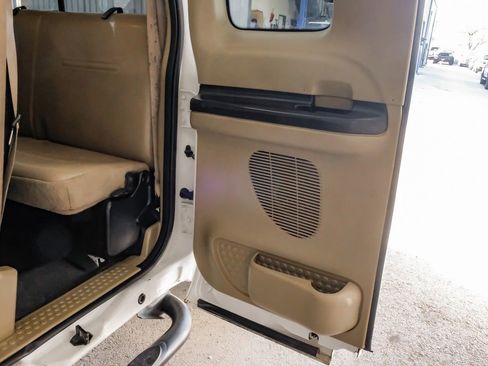 Used 2005 Ford F250 XL image 43