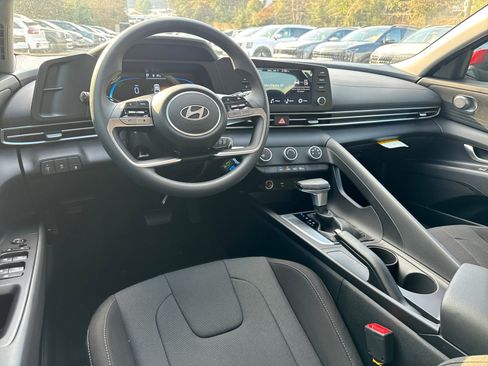 New 2026 Hyundai Elantra SE w/ Cargo Package image 14