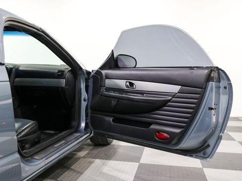 Used 2005 Ford Thunderbird RWD image 21
