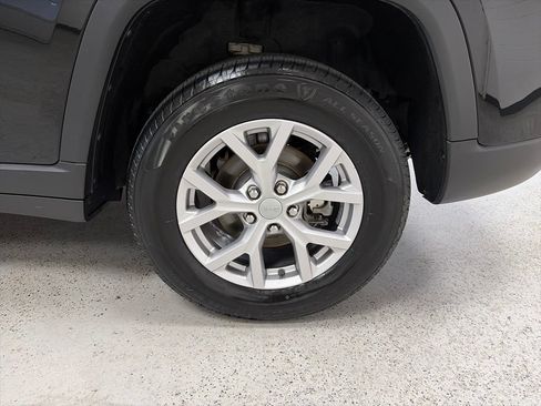 Certified 2022 Jeep Grand Cherokee Limited AWD/4WD image 10