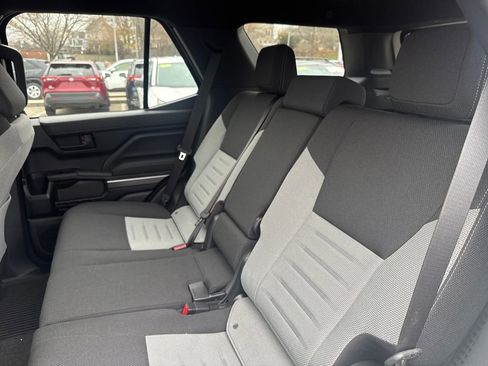 Used 2025 Toyota 4Runner TRD Off-Road image 32