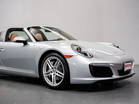 Used 2017 Porsche 911 Targa 4 AWD/4WD image 30