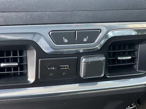 Used 2019 GMC Sierra 1500 SLT w/ SLT Premium Plus Package AWD/4WD image 19