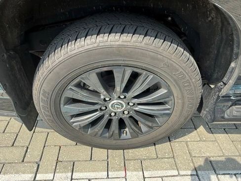 Used 2023 Lexus GX 460 Luxury w/ Sport Design Package image 11