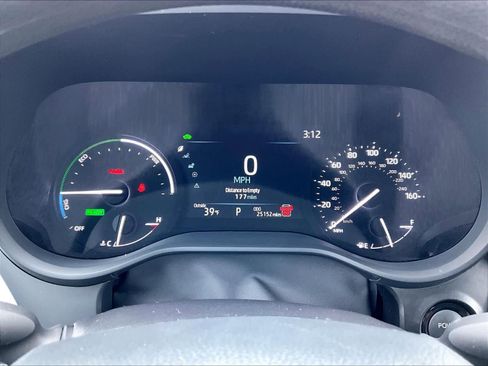 Used 2025 Toyota Sienna LE image 26