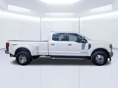 Used 2020 Ford F350 Lariat w/ Chrome Package image 3