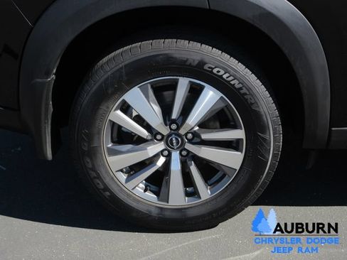 Used 2024 Nissan Pathfinder SL AWD/4WD image 3