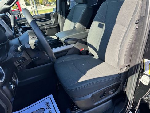 Used 2024 RAM 2500 Big Horn w/ Level 2 Equipment Group image 4