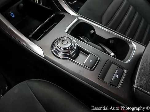 Certified 2018 Ford Fusion SE w/ Fusion SE Technology Package FWD image 21