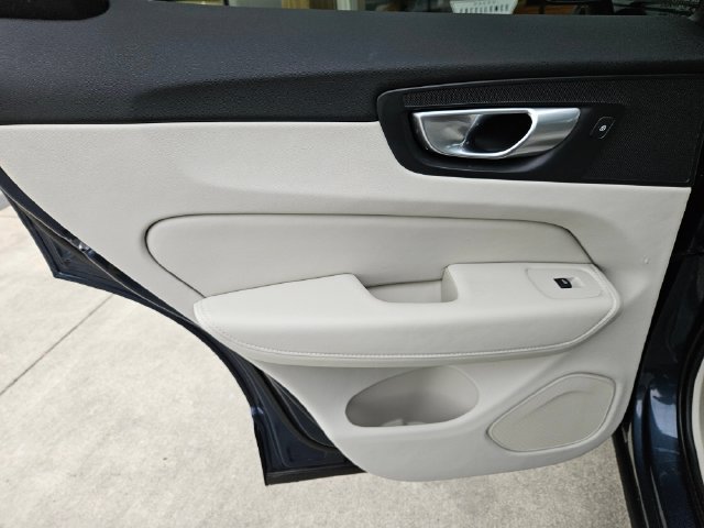Used 2024 Volvo XC60 B5 Plus w/ Protection Package Premier AWD/4WD image 16