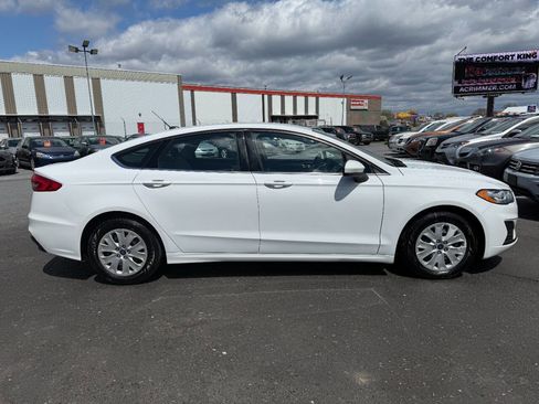 Used 2019 Ford Fusion S image 4