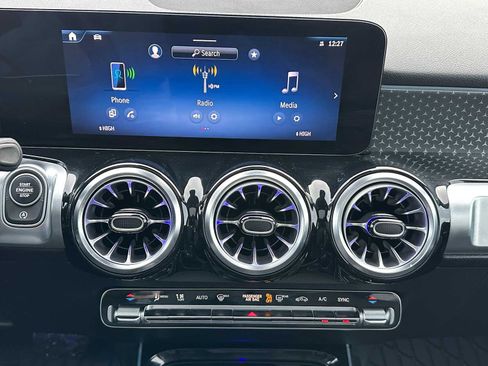 Used 2024 Mercedes-Benz GLB 250 4MATIC image 26