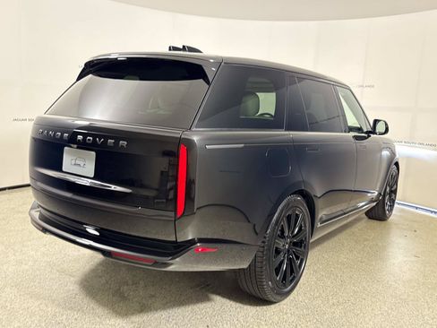 New 2027 Land Rover Range Rover Long Wheelbase SE AWD/4WD image 5