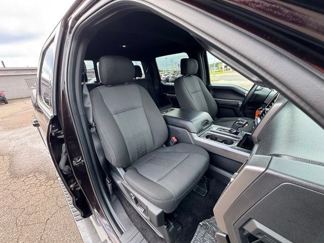 Used 2018 Ford F150 XLT w/ Equipment Group 302A Luxury AWD/4WD image 11