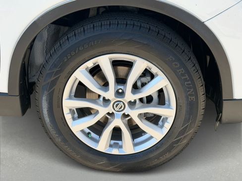 Used 2020 Nissan Rogue SV FWD image 8
