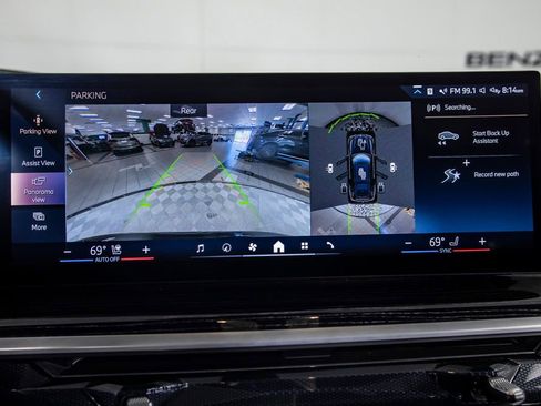 Used 2025 BMW X7 xDrive40i w/ M Sport Package image 35