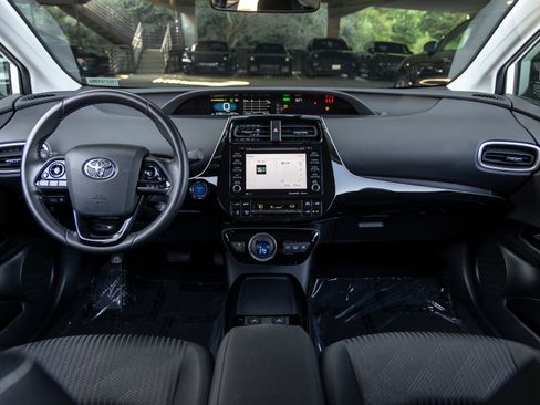 Used 2021 Toyota Prius Prime LE FWD image 40
