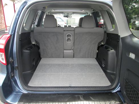 Used 2012 Toyota RAV4 4WD w/ Upgrade Value Pkg image 32