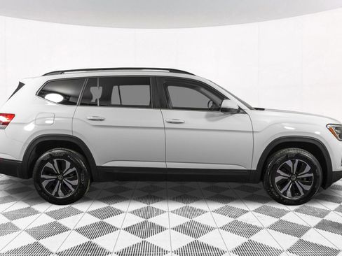 Used 2024 Volkswagen Atlas SE image 14