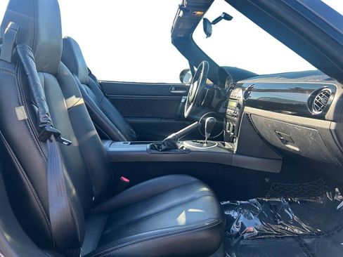 Used 2008 MAZDA MX-5 Miata Grand Touring w/ Premium Pkg image 16