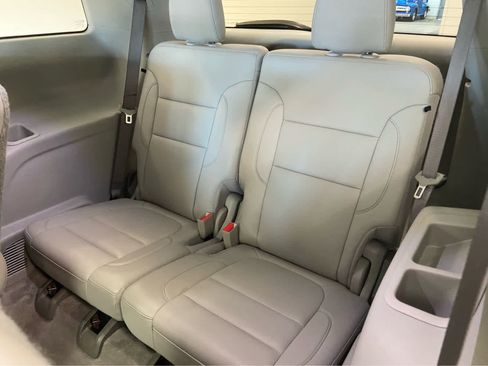 Used 2021 GMC Acadia SLT image 14