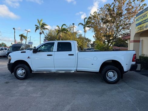 Used 2023 RAM 3500 Tradesman w/ Convenience Group image 2