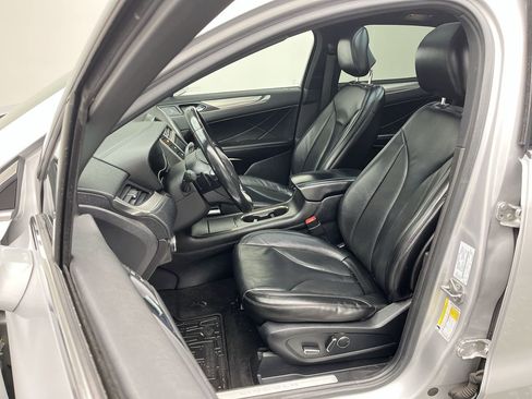 Used 2016 Lincoln MKC Select w/ Select Plus Package image 11