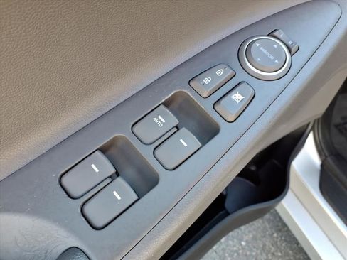 Used 2013 Hyundai Sonata GLS image 16