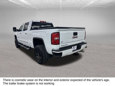Used 2017 GMC Sierra 2500 Denali w/ Duramax Plus Package AWD/4WD image 9