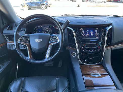 Used 2017 Cadillac Escalade Premium Luxury image 29