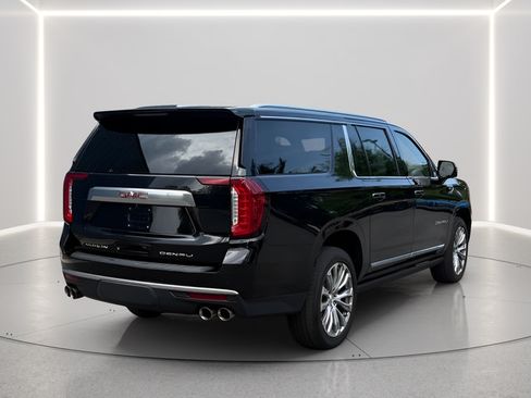 Used 2022 GMC Yukon XL Denali AWD/4WD image 5