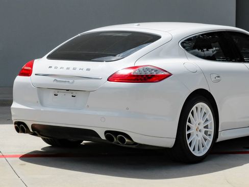 Used 2013 Porsche Panamera S RWD image 5