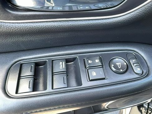 Used 2021 Honda HR-V EX-L image 16