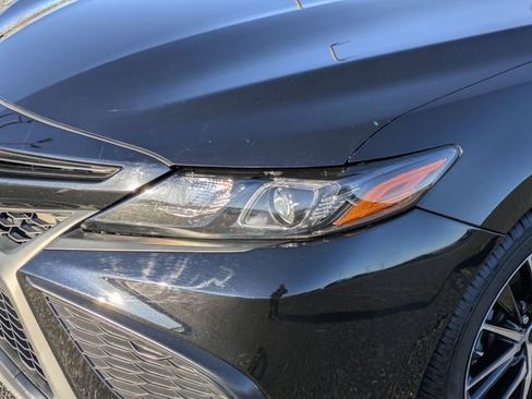 Used 2022 Toyota Camry SE image 12