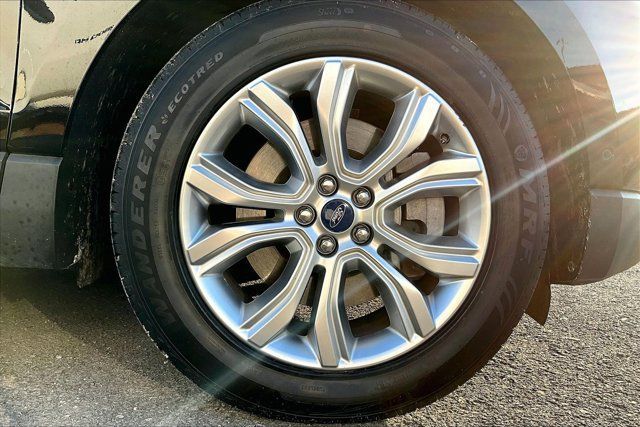 Used 2021 Ford Edge Titanium w/ Equipment Group 301A FWD image 8
