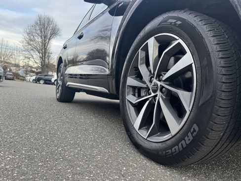 Certified 2025 Audi Q5 2.0T Premium w/ Convenience Plus Package image 9