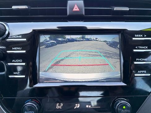 Used 2019 Toyota Camry SE FWD image 13