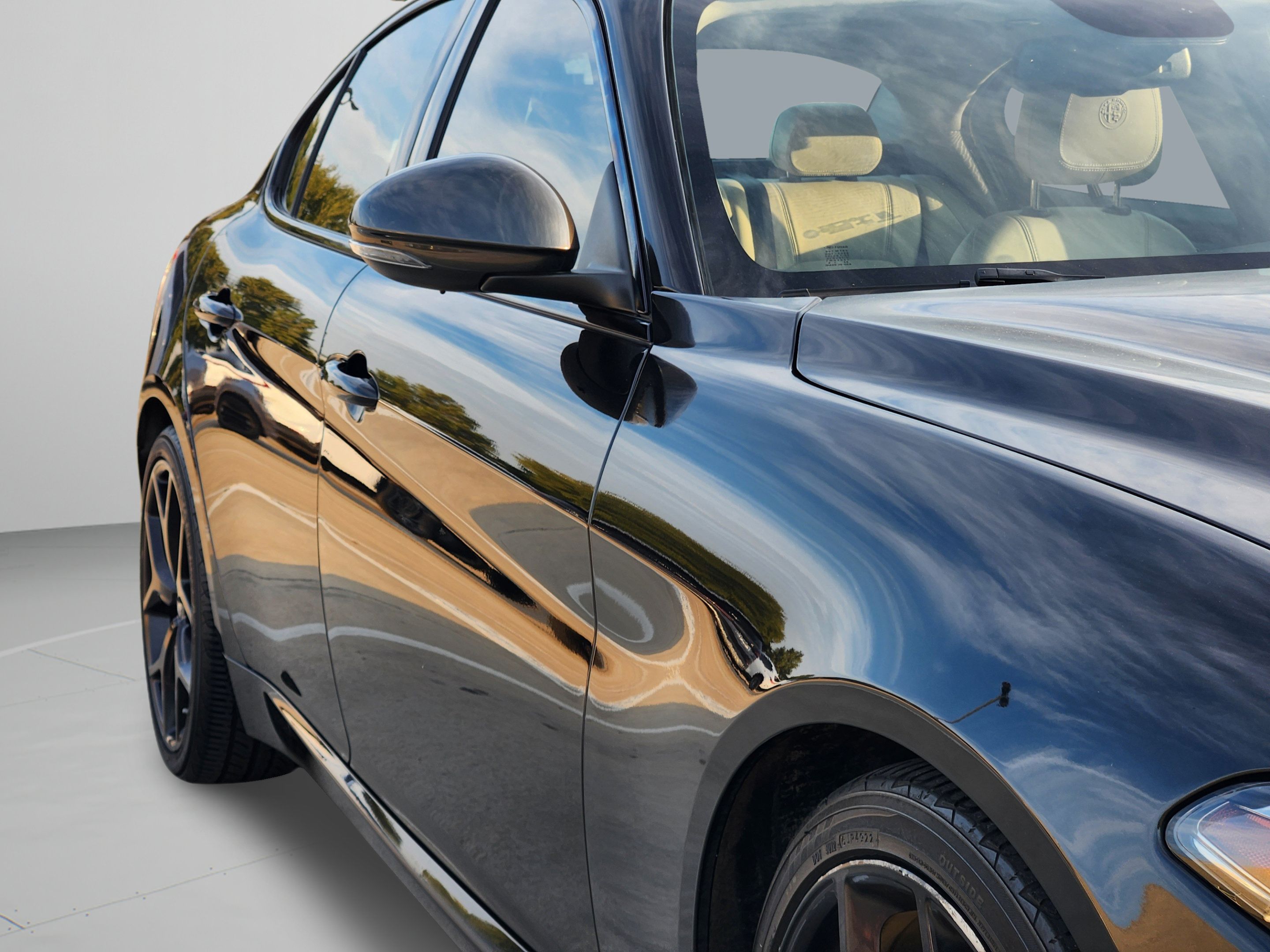 Used 2019 Alfa Romeo Giulia w/ Nero Edizione RWD image 35