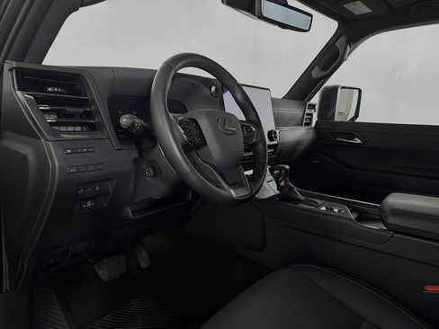Used 2025 Lexus GX 550 w/ Accessory Package (2T) AWD/4WD image 14