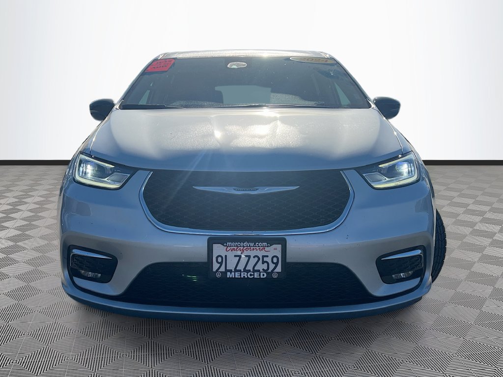 Used 2024 Chrysler Pacifica Limited FWD image 2