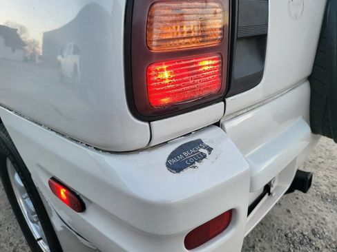 Used 1999 Toyota RAV4 4WD 4-Door image 4