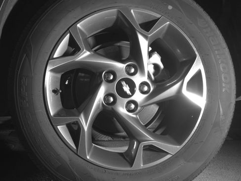 Used 2025 Chevrolet Trax LT FWD image 11