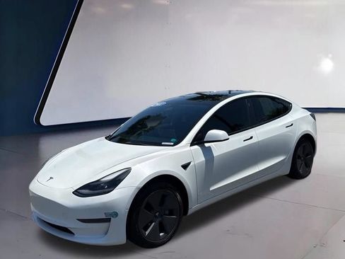 Used 2022 Tesla Model 3 Standard Range RWD image 5