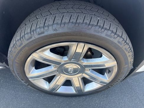 Used 2020 Cadillac Escalade Luxury RWD image 8