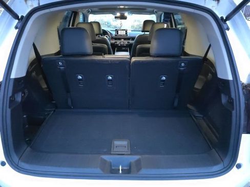 Certified 2024 Honda Pilot Touring image 14