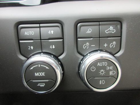 New 2026 GMC Sierra 2500 AT4 w/ AT4 Premium Plus Package AWD/4WD image 18