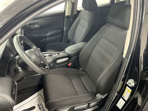 Used 2023 Honda HR-V LX image 11