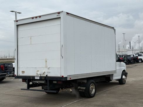 Used 2017 Chevrolet Express 3500 Work Van image 12