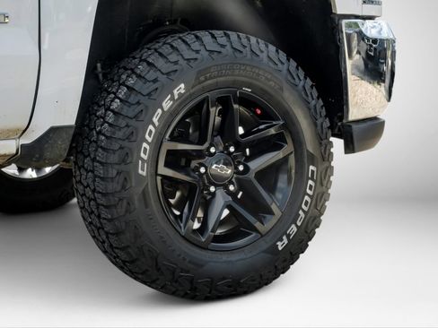 Used 2018 Chevrolet Silverado 1500 W/T w/ Trailering Package AWD/4WD image 48
