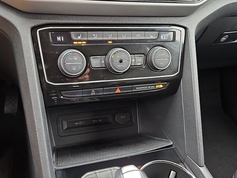 Used 2022 Volkswagen Atlas SE image 16